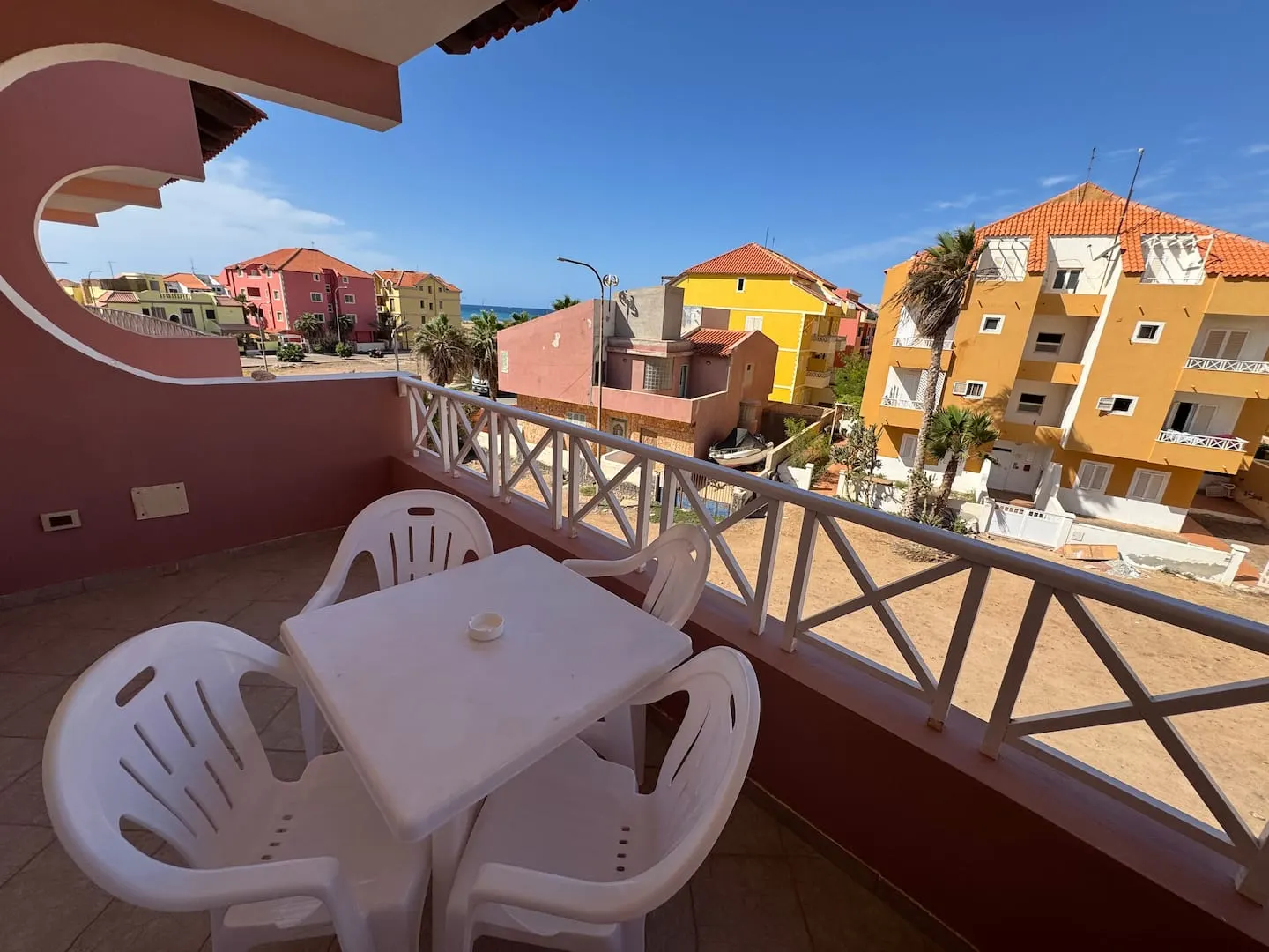 Holiday Properties Prestige2 (Wifi) — Balcony
