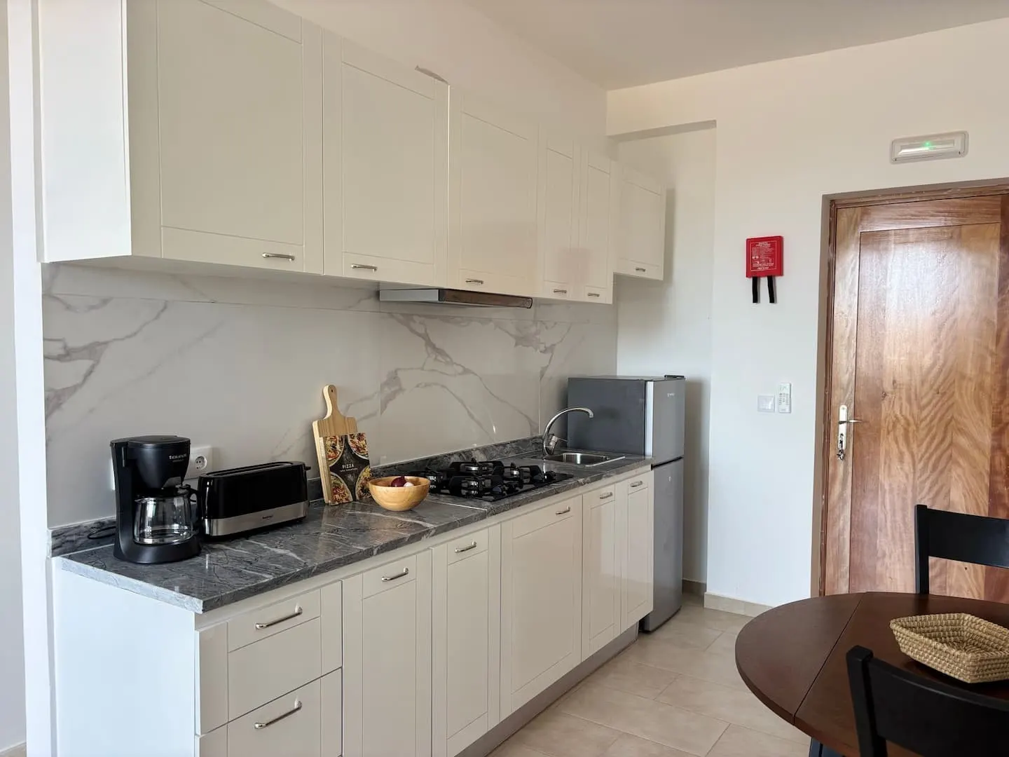 JoLi Beach House - Charming Third Floor T1 Center — photo 9