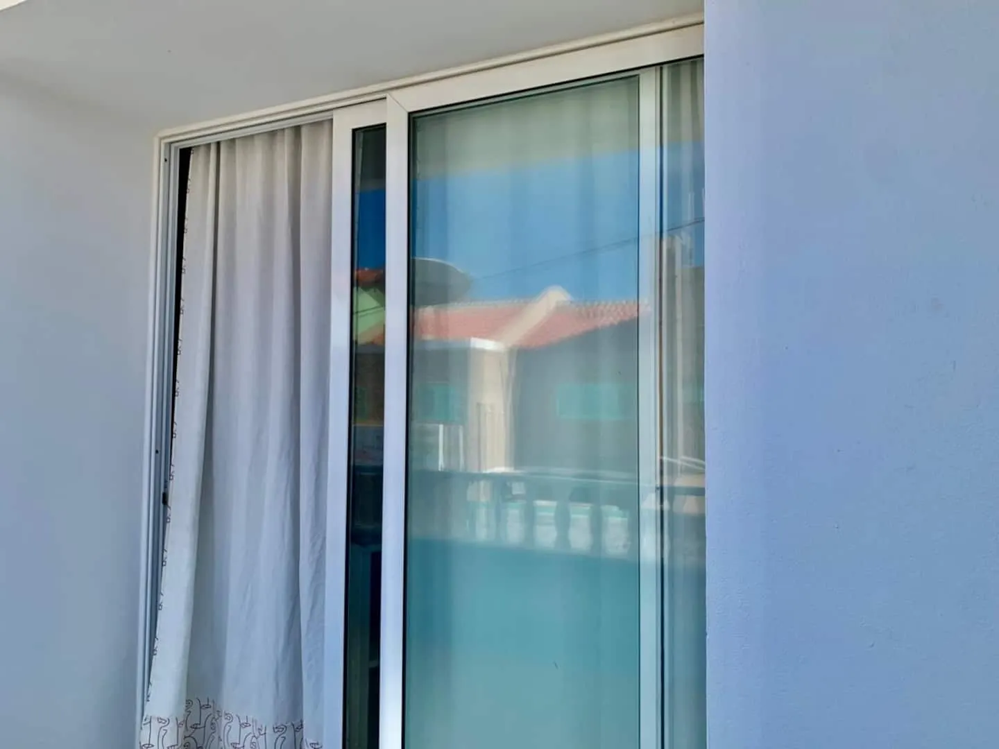 Cozy apartment near beach (pontao) & center — Balcony