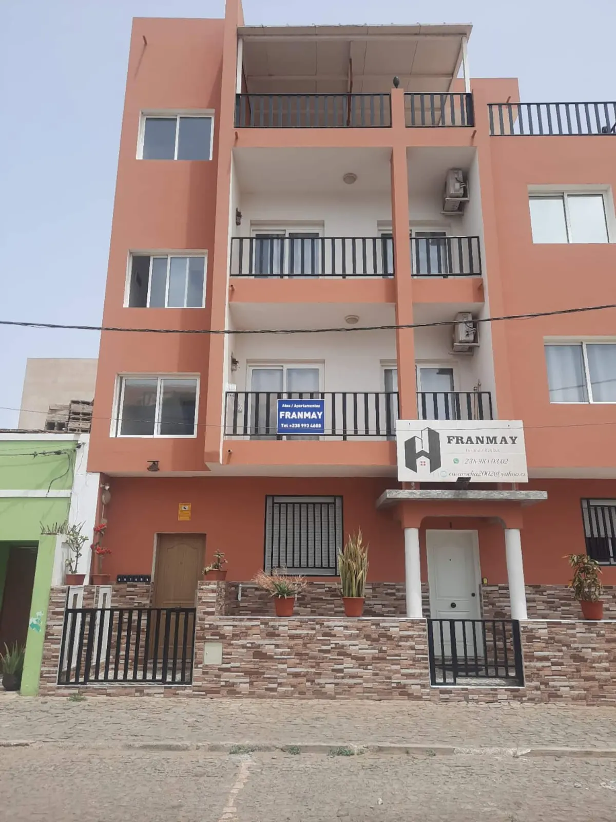 Franmay 7: Two-Bedroom Apartment with balcony — Exterior