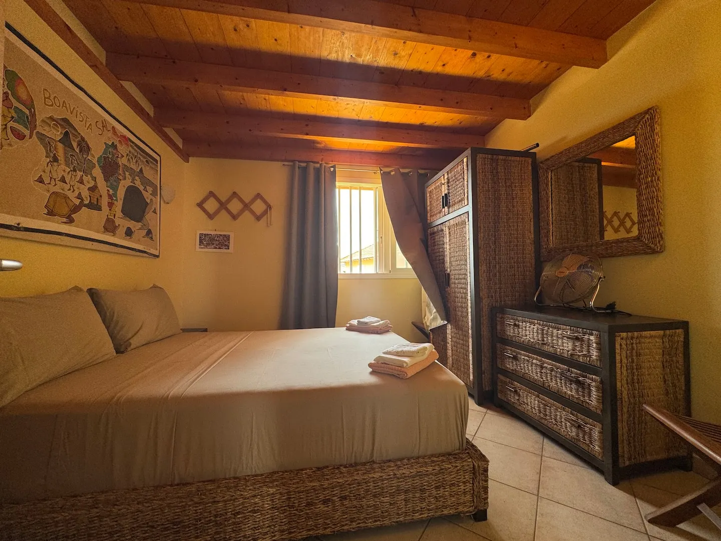 Holiday Properties Prestige Penthouse (Wi-Fi) — Bedroom 1