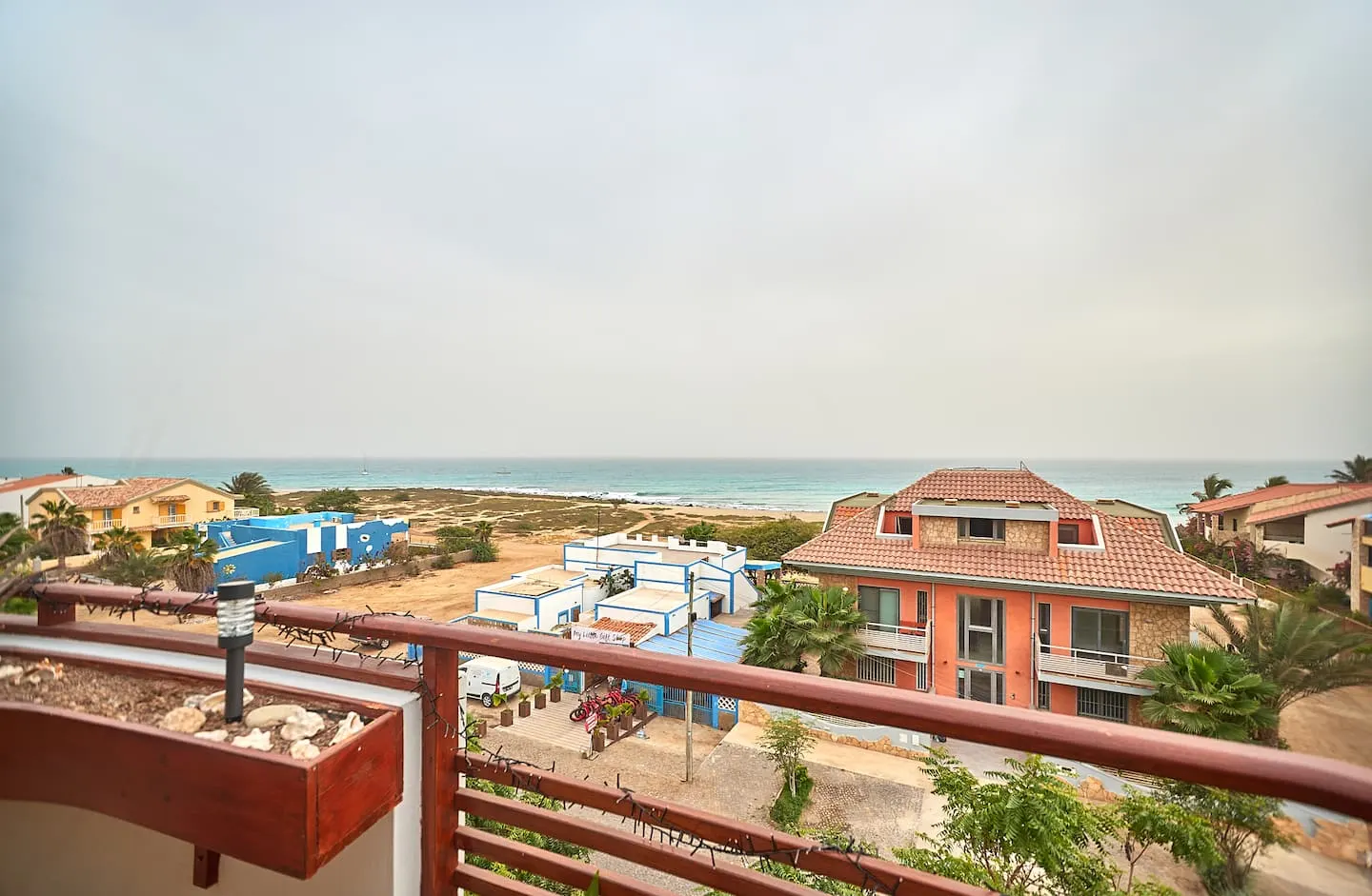 Breathtaking ocean view in city center — Exterior