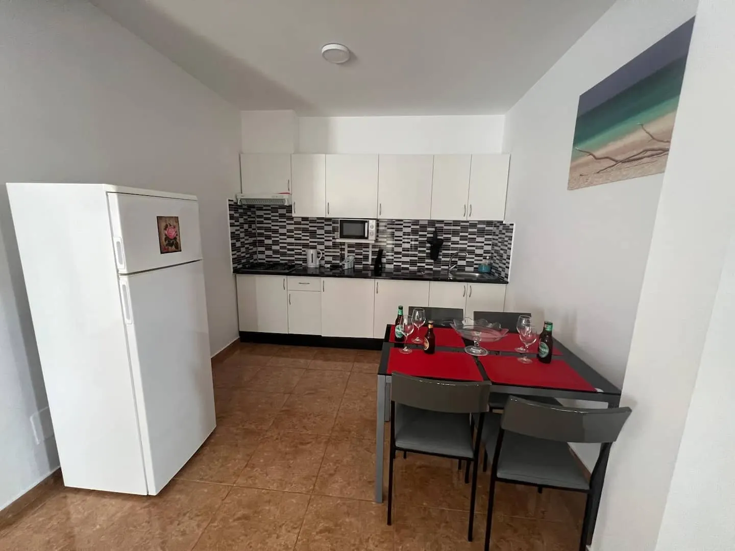 Franmay 4: Two-Bedroom Apartment with Terrace — Full kitchen