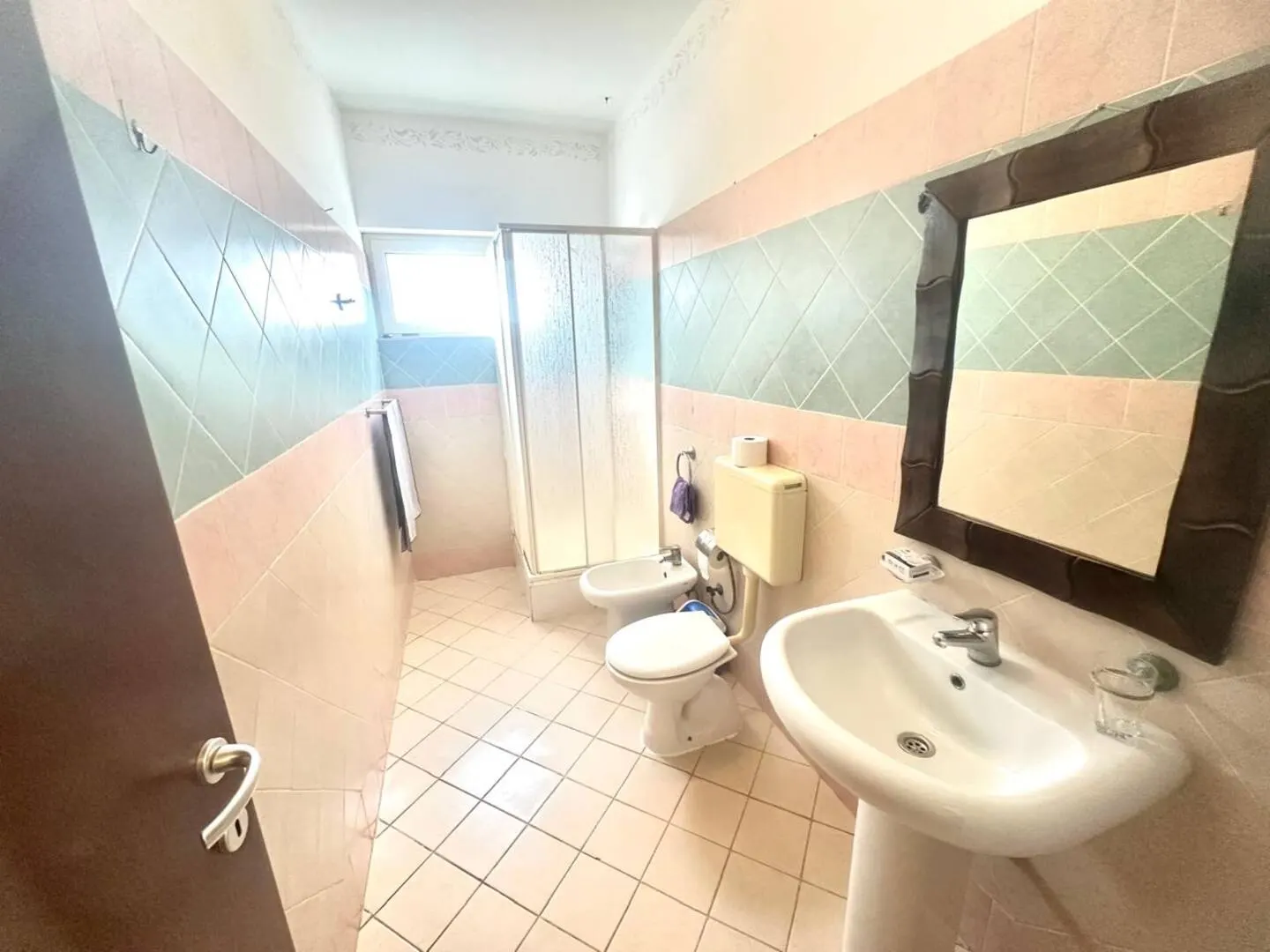 One-bedroom apartment available in Vila centre — Full bathroom