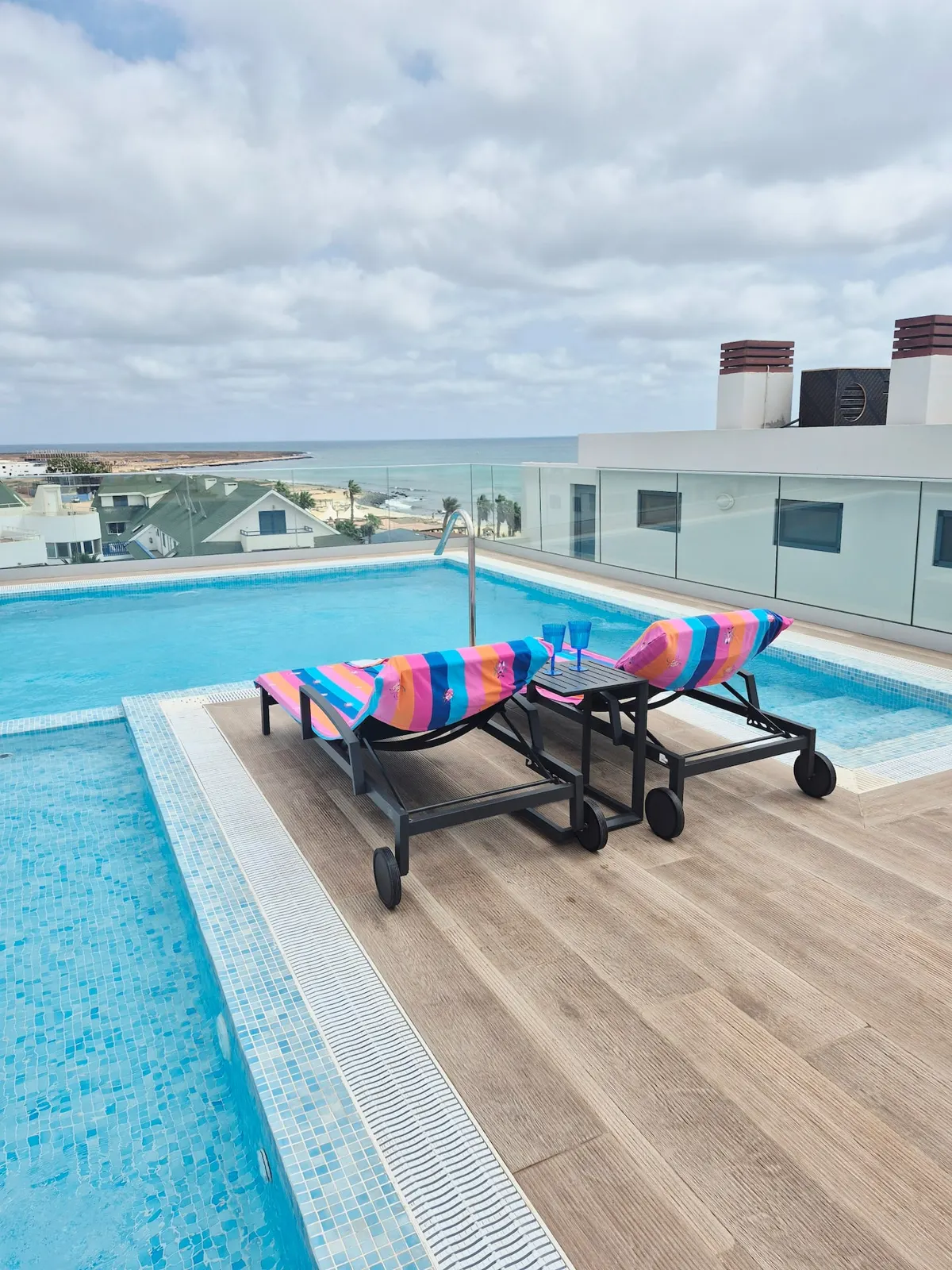 Luxury Lux • Rooftop pool • 15 meters from beach — Pool