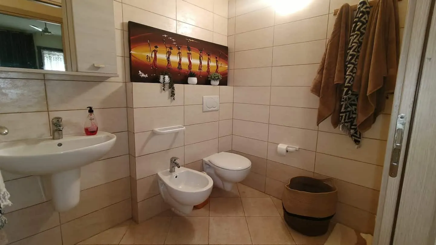 Luxury three bed apartment — Full bathroom 1