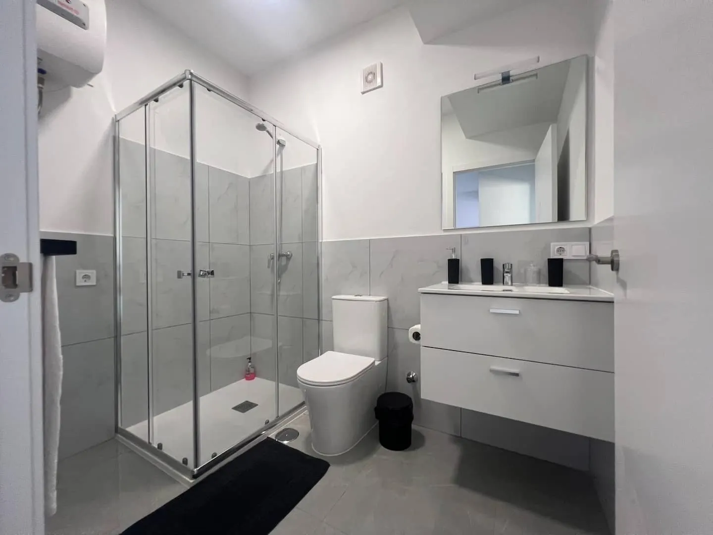 Costa MCC 5: New apartment near the beach — Full bathroom