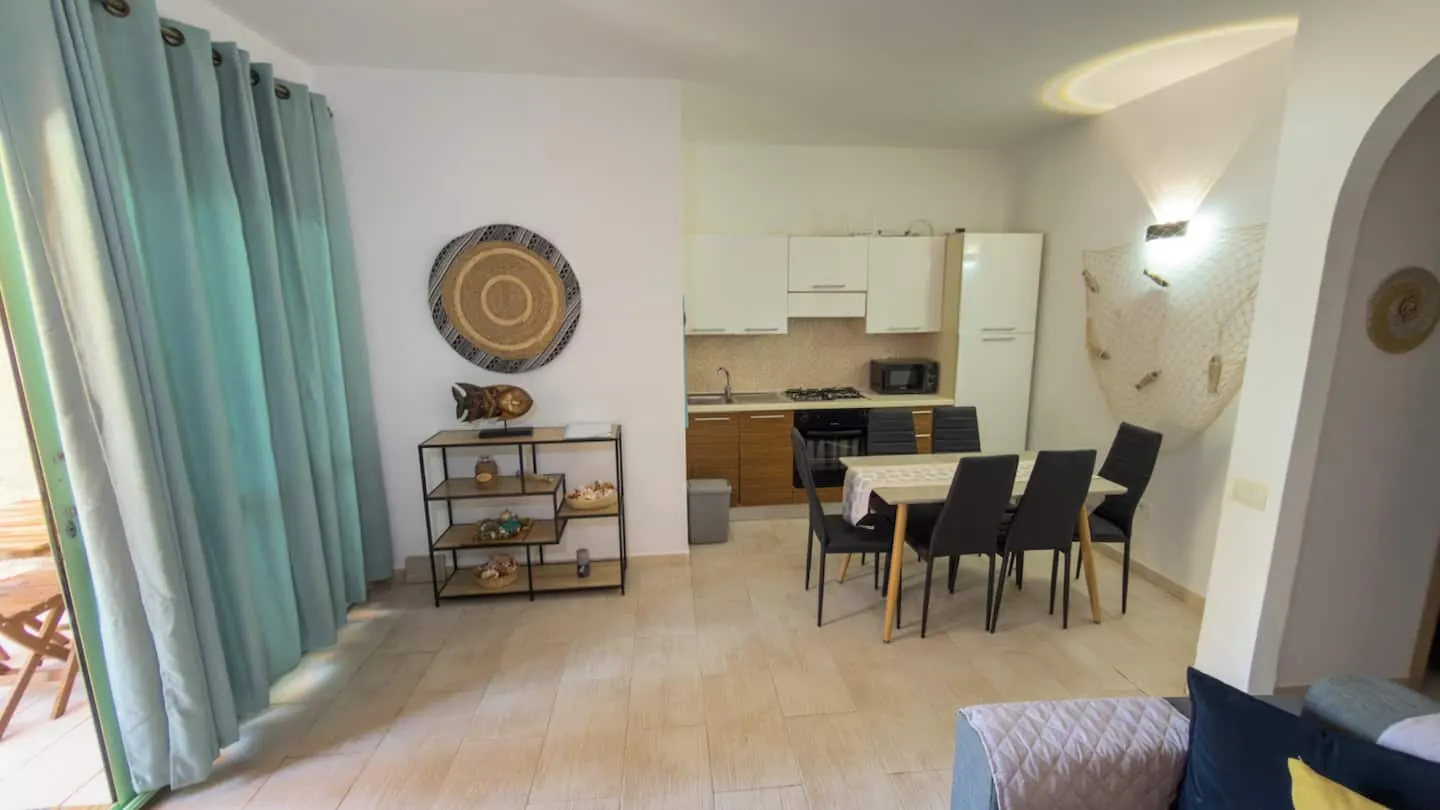 InkHouse C02 — Dining area