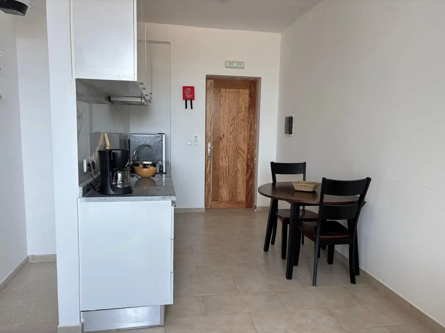 JoLi Beach House - Charming Third Floor T1 Center — photo 15