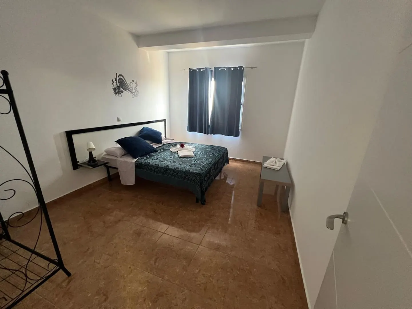 Franmay 7: Two-Bedroom Apartment with balcony — Bedroom 2