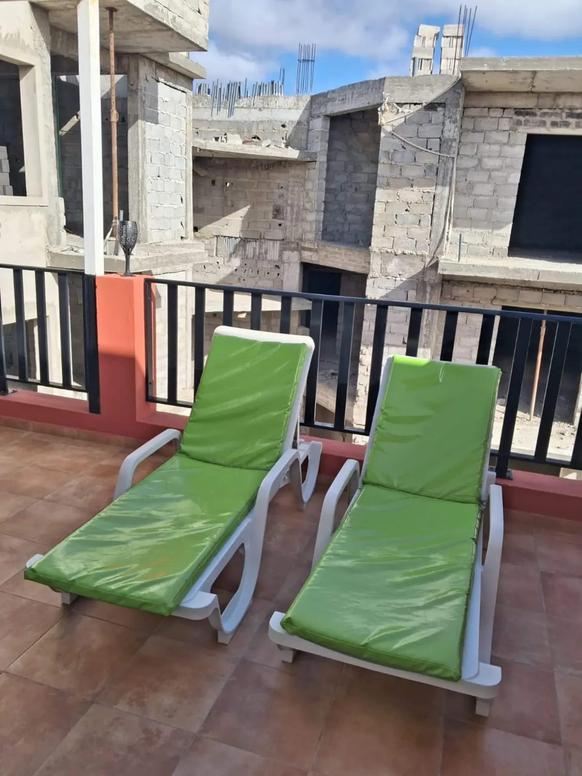 Franmay 9: One-bedroom Penthouse with terrace — Balcony
