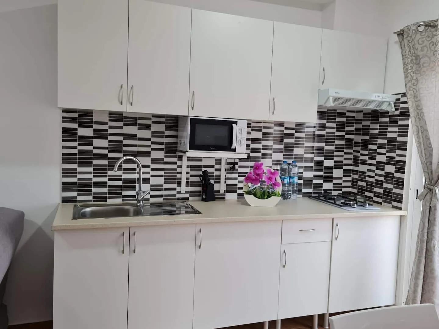Franmay 8: One-bedroom Penthouse with terrace — Full kitchen