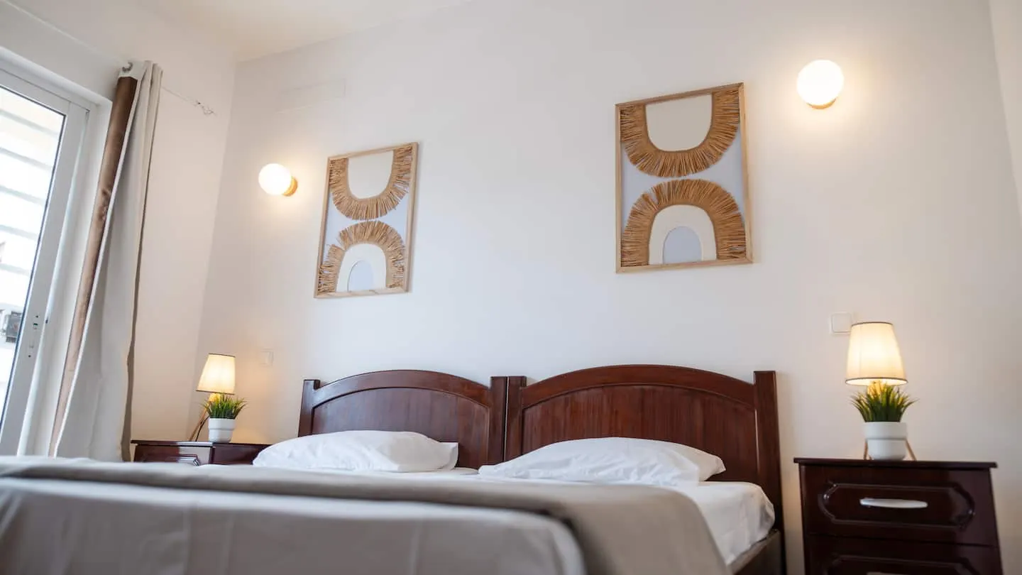 Coconut Houses Big 2 Room- 3min beach- AC- SmartTV — Bedroom 1