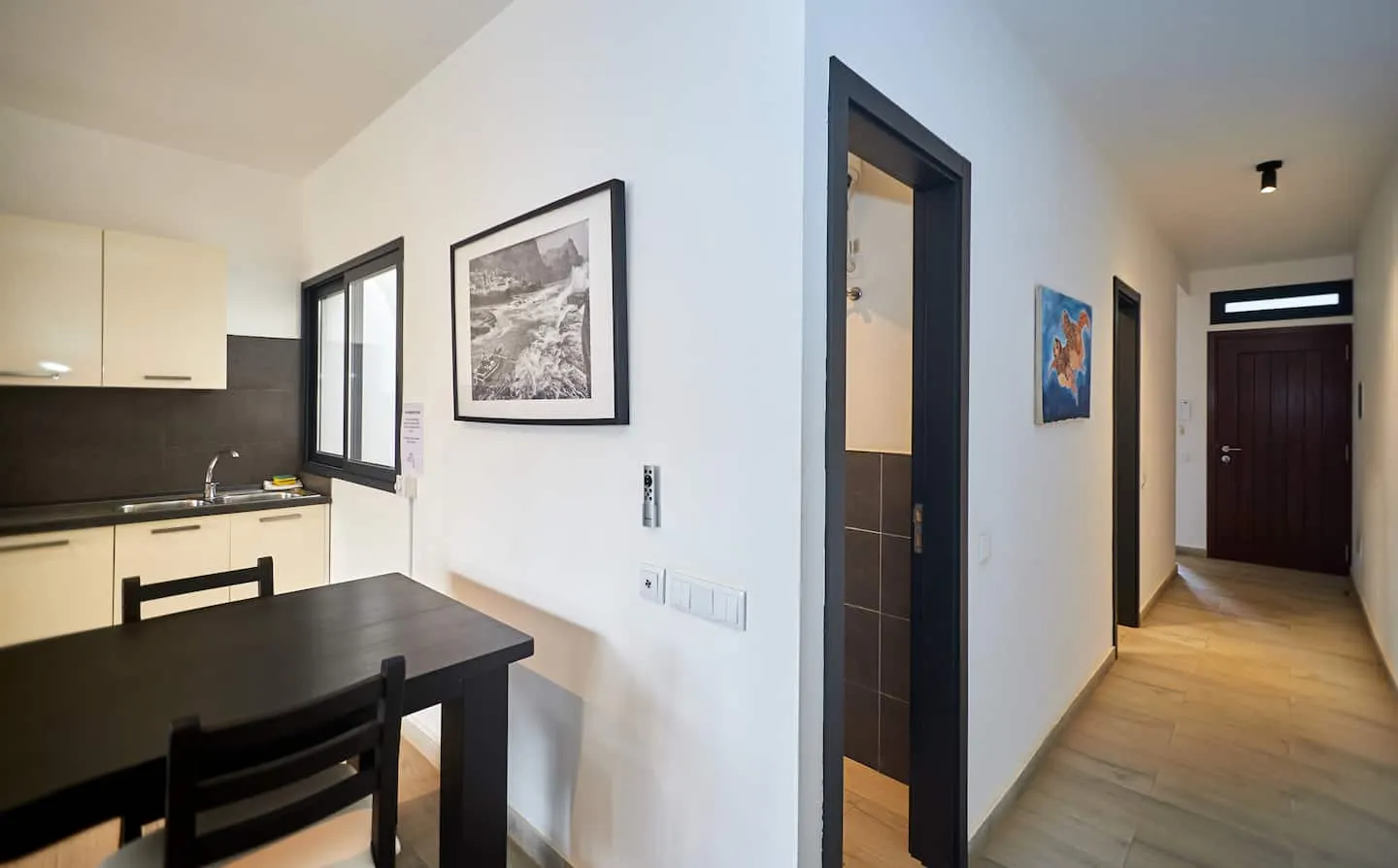 Modern escape near main street — Additional photos