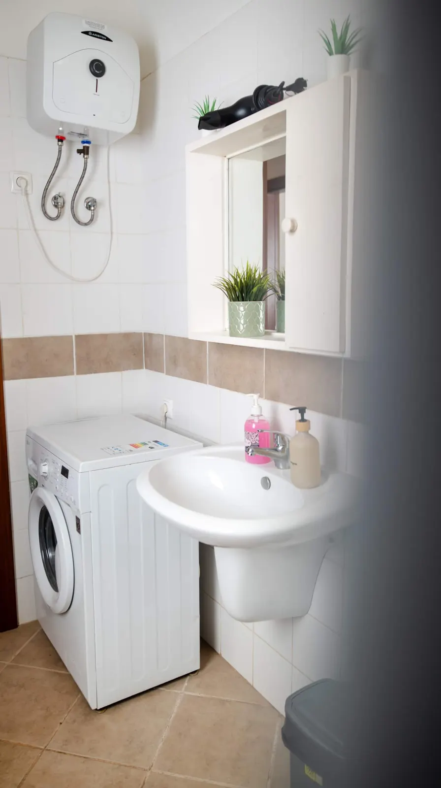 Coconut Houses- 3min beach- AC-SmartTV- Wash Machi — Full bathroom