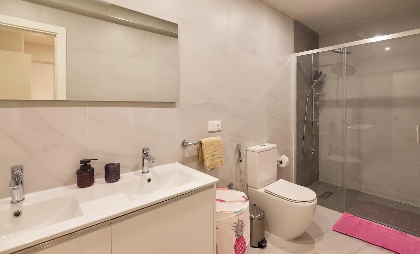 Luxurious apartment with wonderful views! — Full bathroom 2