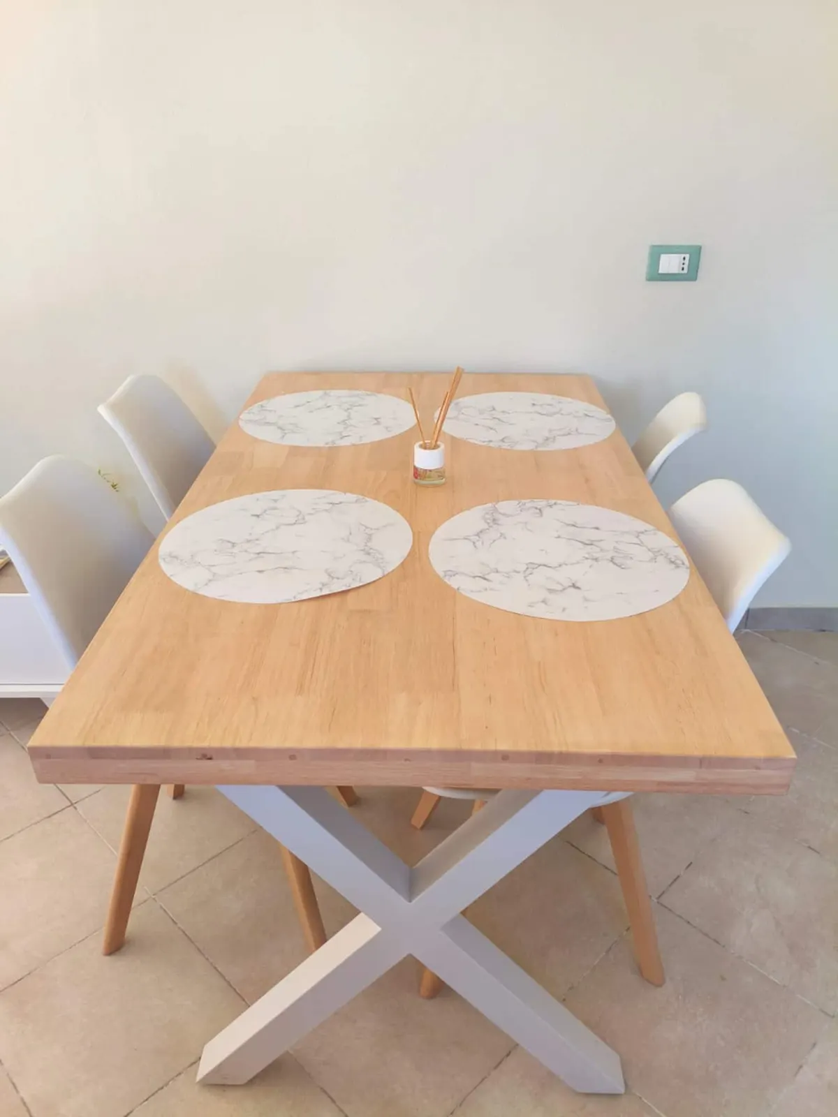 HostySpot | Coqueiro T1 — Dining area