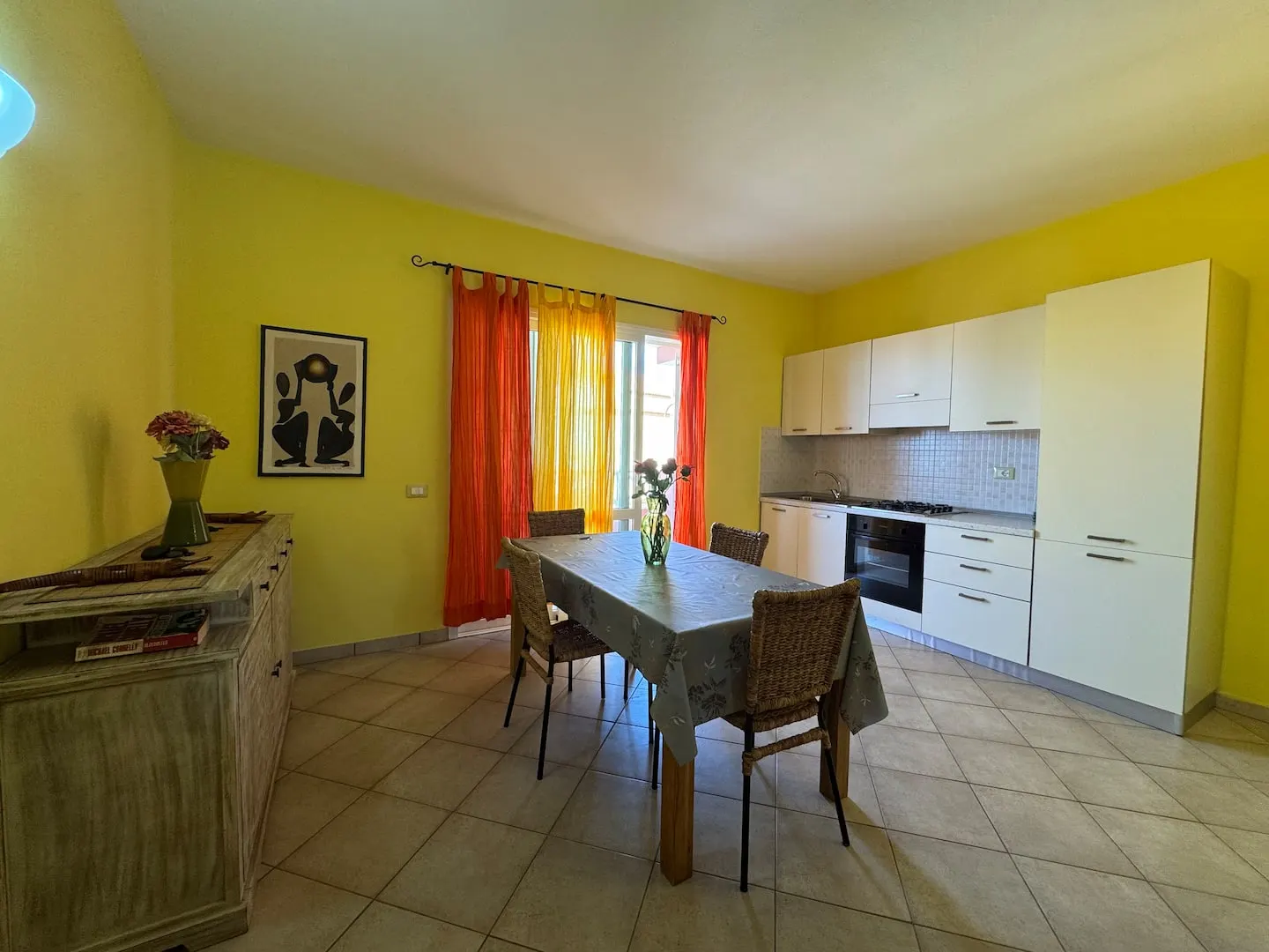 Holiday Properties Prestige2 (Wifi) — Dining area