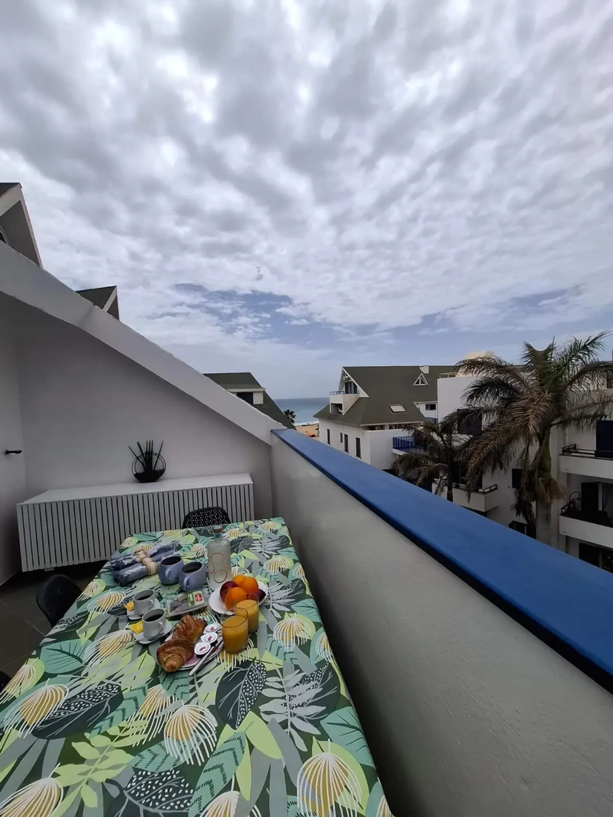 'Sandy Toes' Penthouse (T2) — Exterior