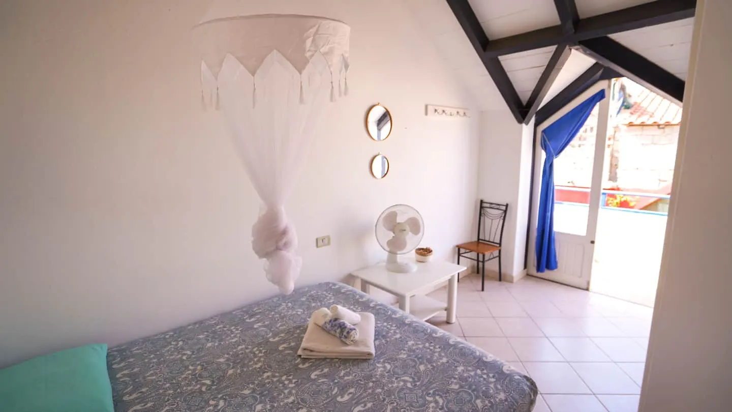Central Penthouse, 3 Min to Beach & Wi-Fi — photo 6