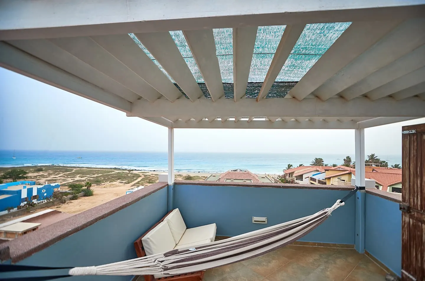 Breathtaking ocean view in city center — Exterior