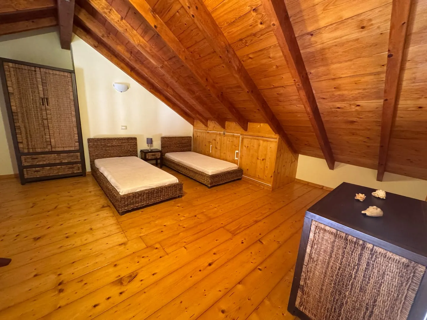 Holiday Properties Prestige Penthouse (Wi-Fi) — Bedroom 2