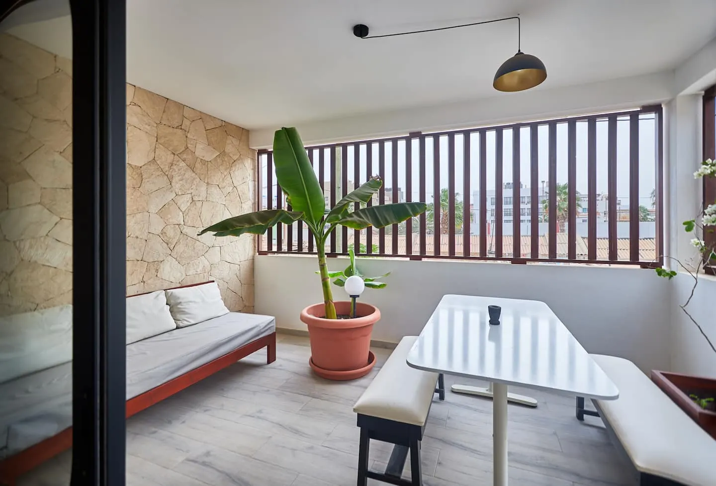 Modern escape near main street — Patio