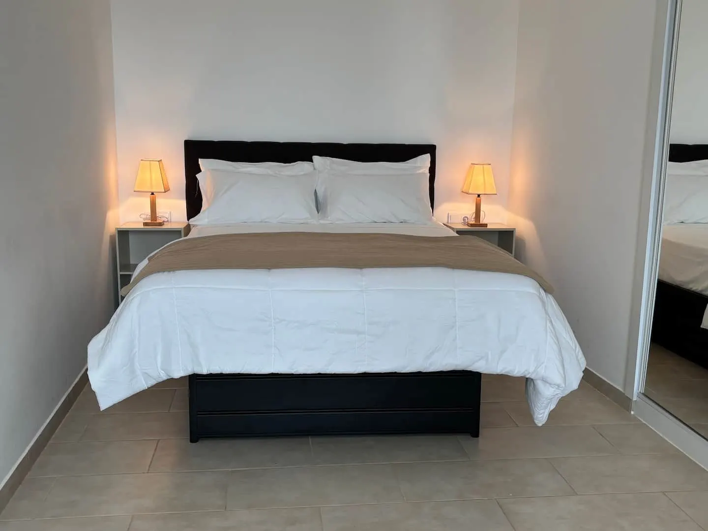 JoLi Beach House - Charming Third Floor T1 Center — photo 7