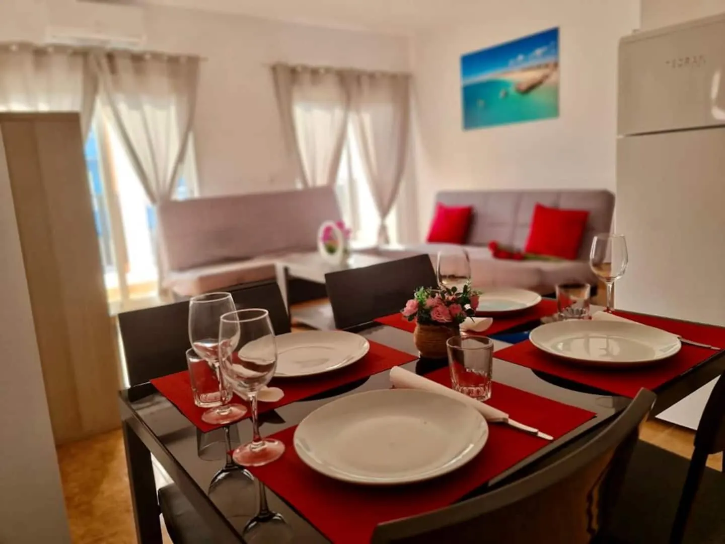 Franmay 4: Two-Bedroom Apartment with Terrace — Dining area