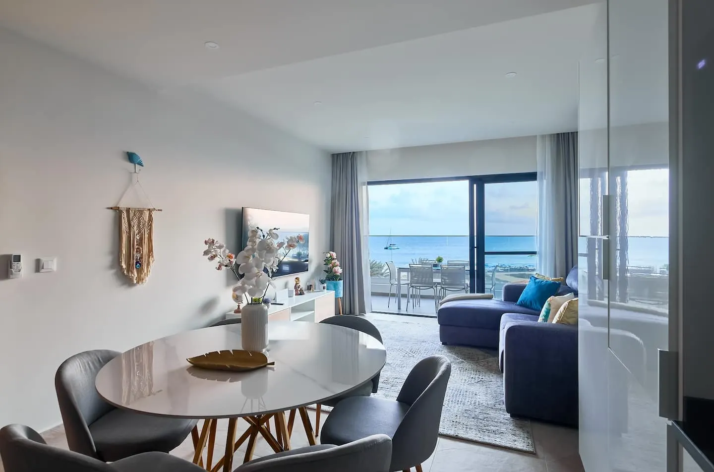 Luxurious apartment with wonderful views! — Dining area