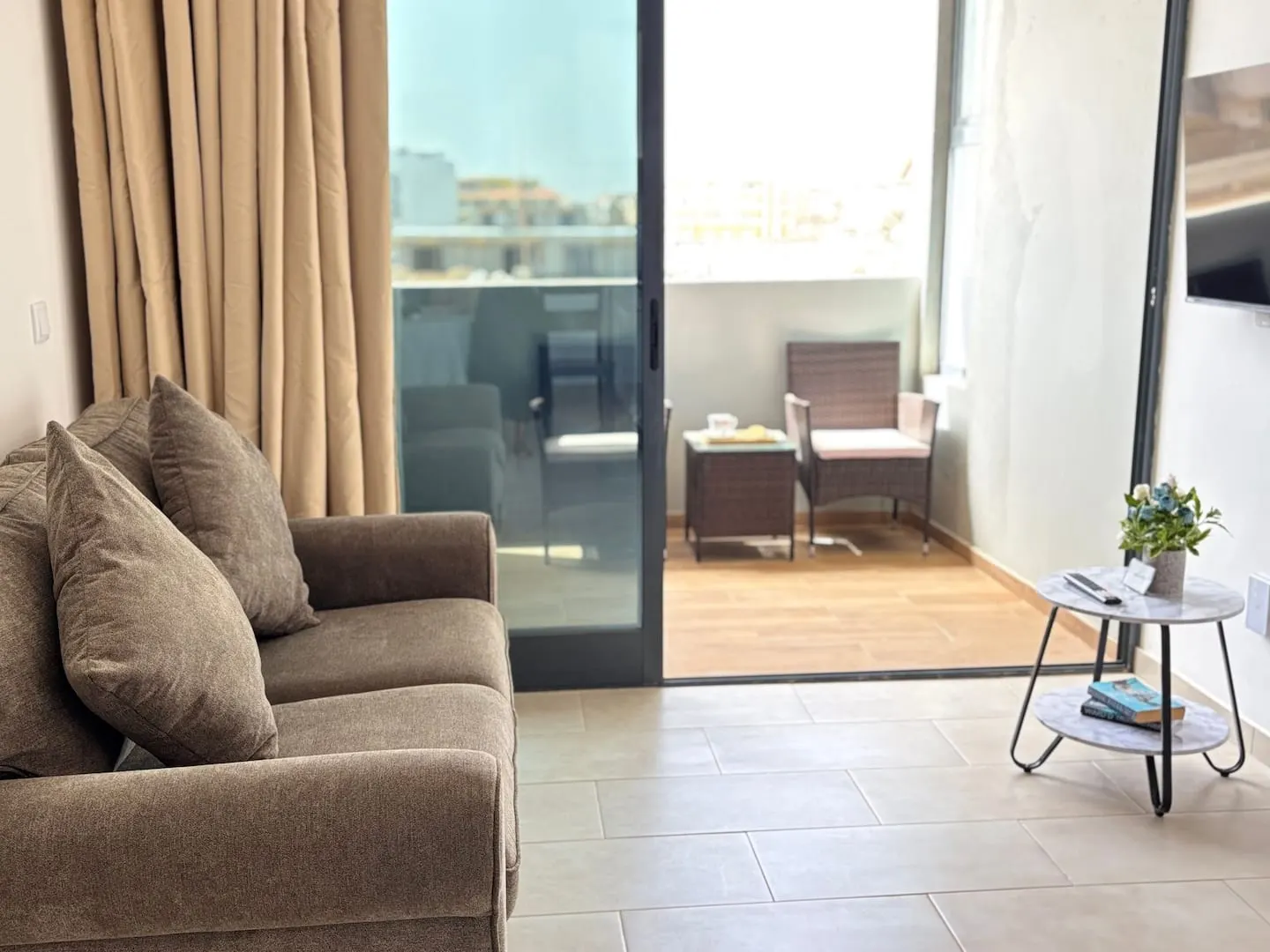 JoLi Beach House - Charming Second Floor T1 Center — photo 4