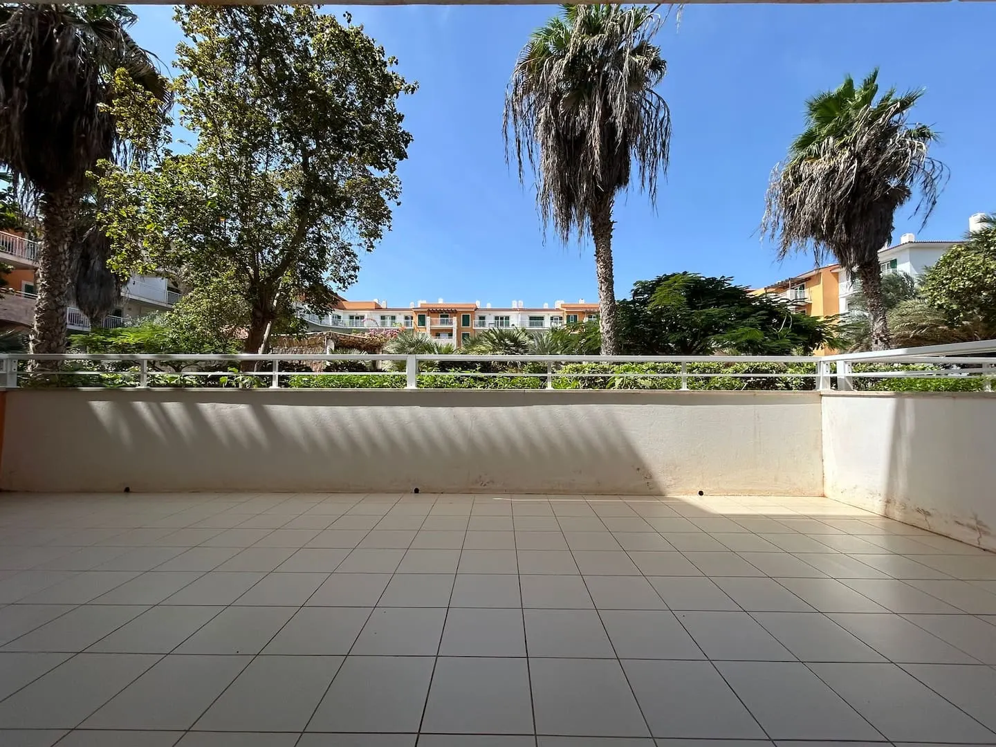 Good life is in Vila Verde Sal. — Balcony