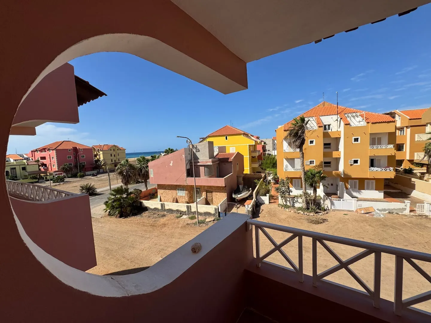 Holiday Properties Prestige2 (Wifi) — Balcony