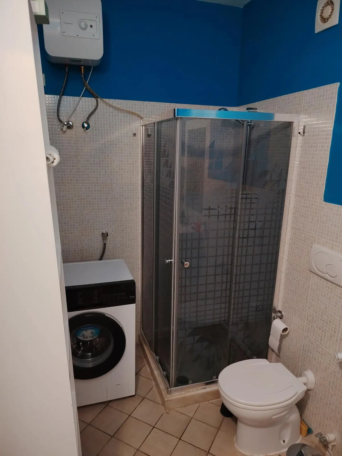 Prestige Apartment — Full bathroom