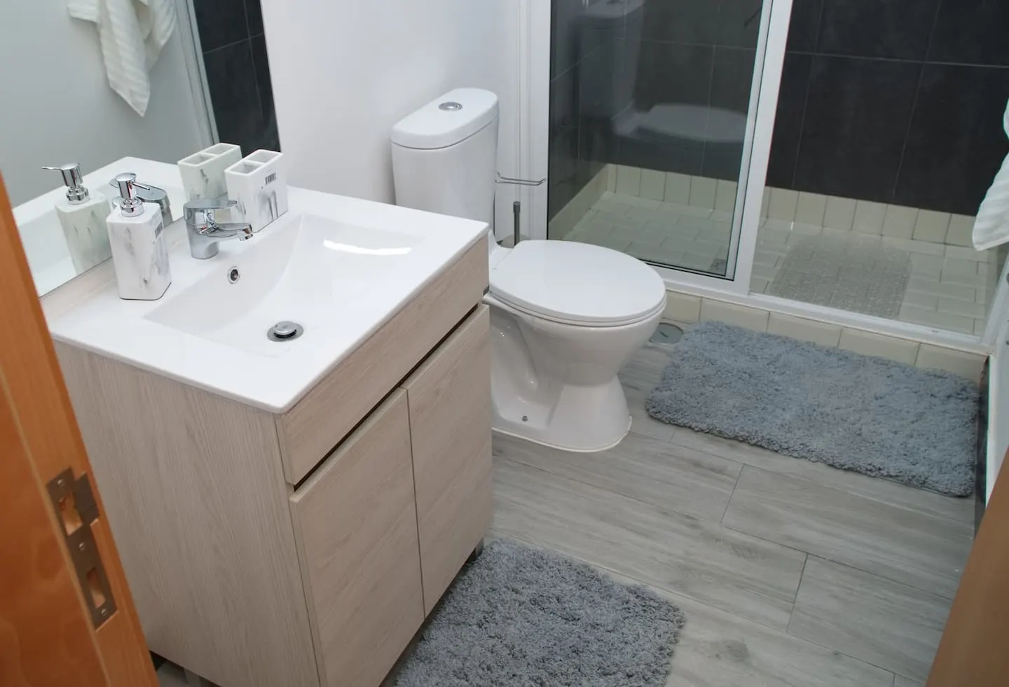 Comfort and Peace — Full bathroom 2