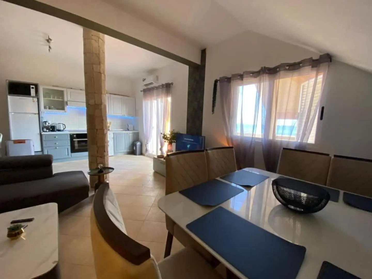 La Vedetta Bella Vista with Ocean View — Dining area