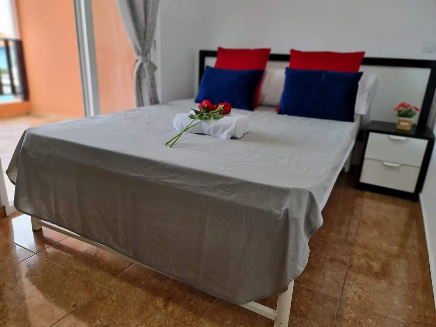 Franmay 8: One-bedroom Penthouse with terrace — Bedroom
