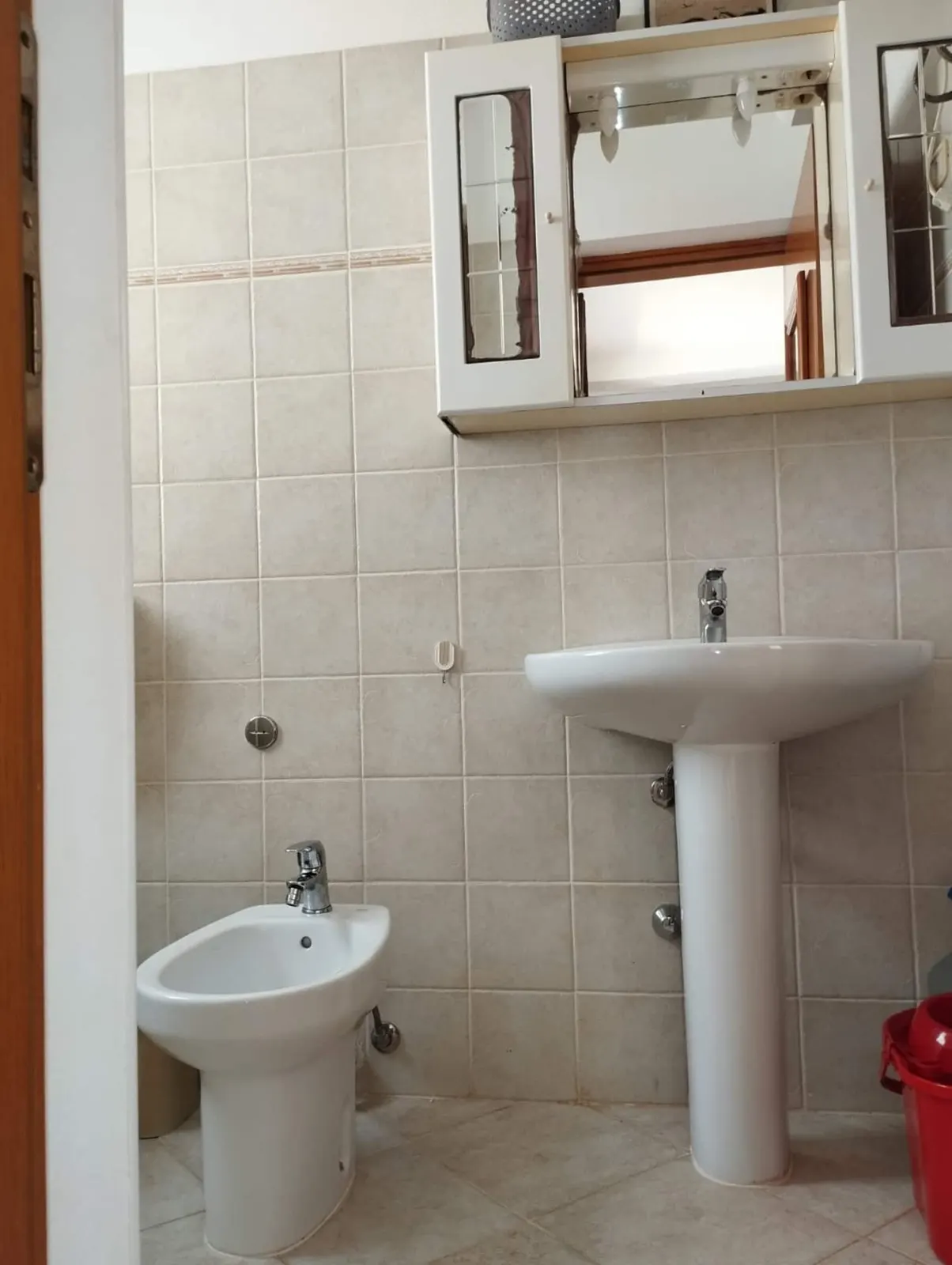 Holiday Properties Sea View Apartment — Full bathroom