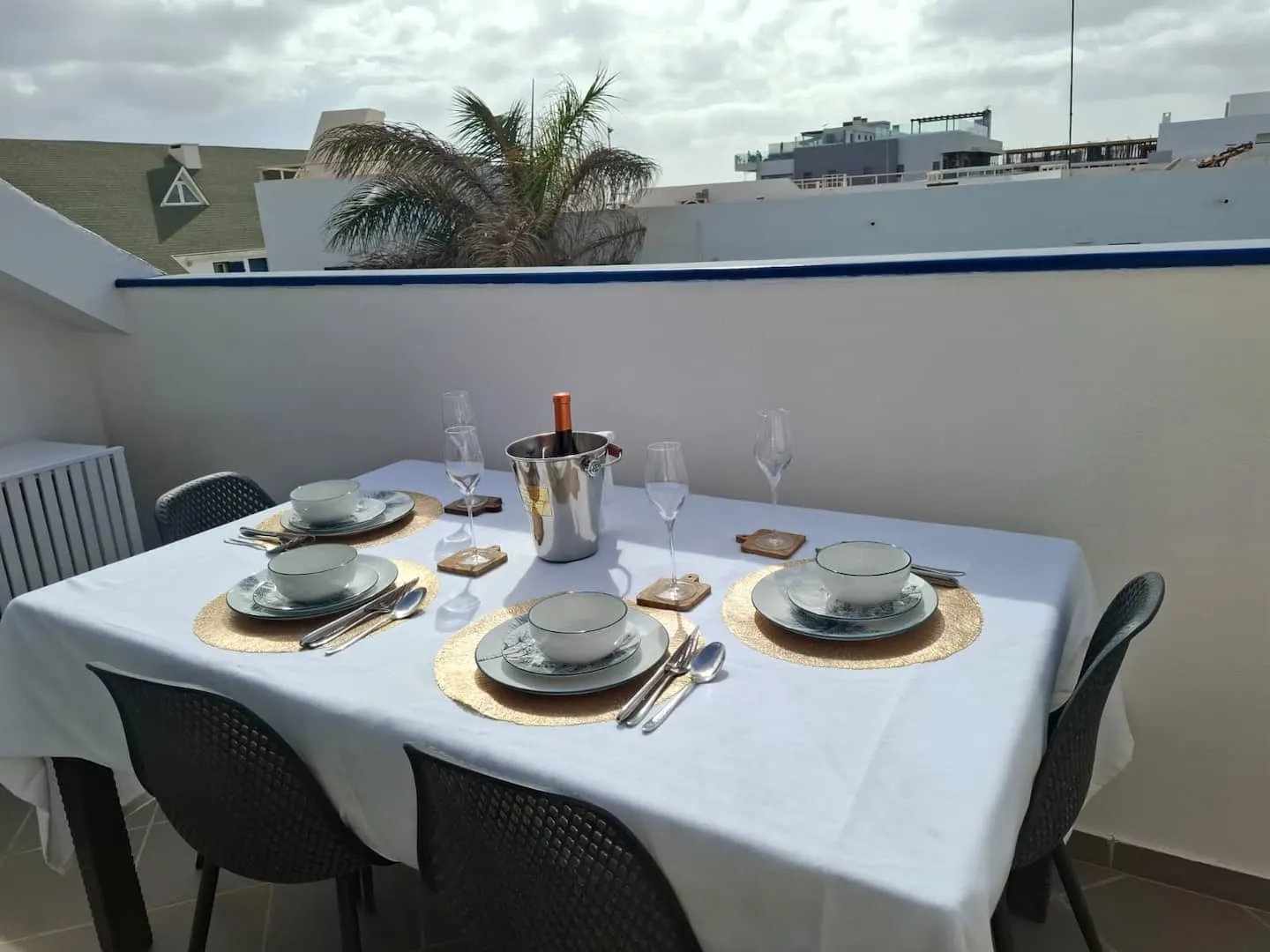 'Sandy Toes' Penthouse (T2) — Exterior