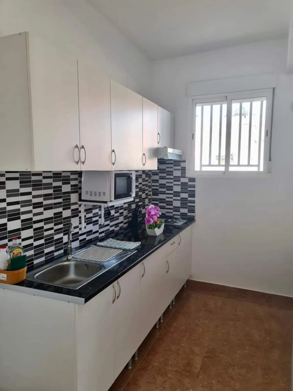 Franmay 1: One-bedroom apartment — Full kitchen