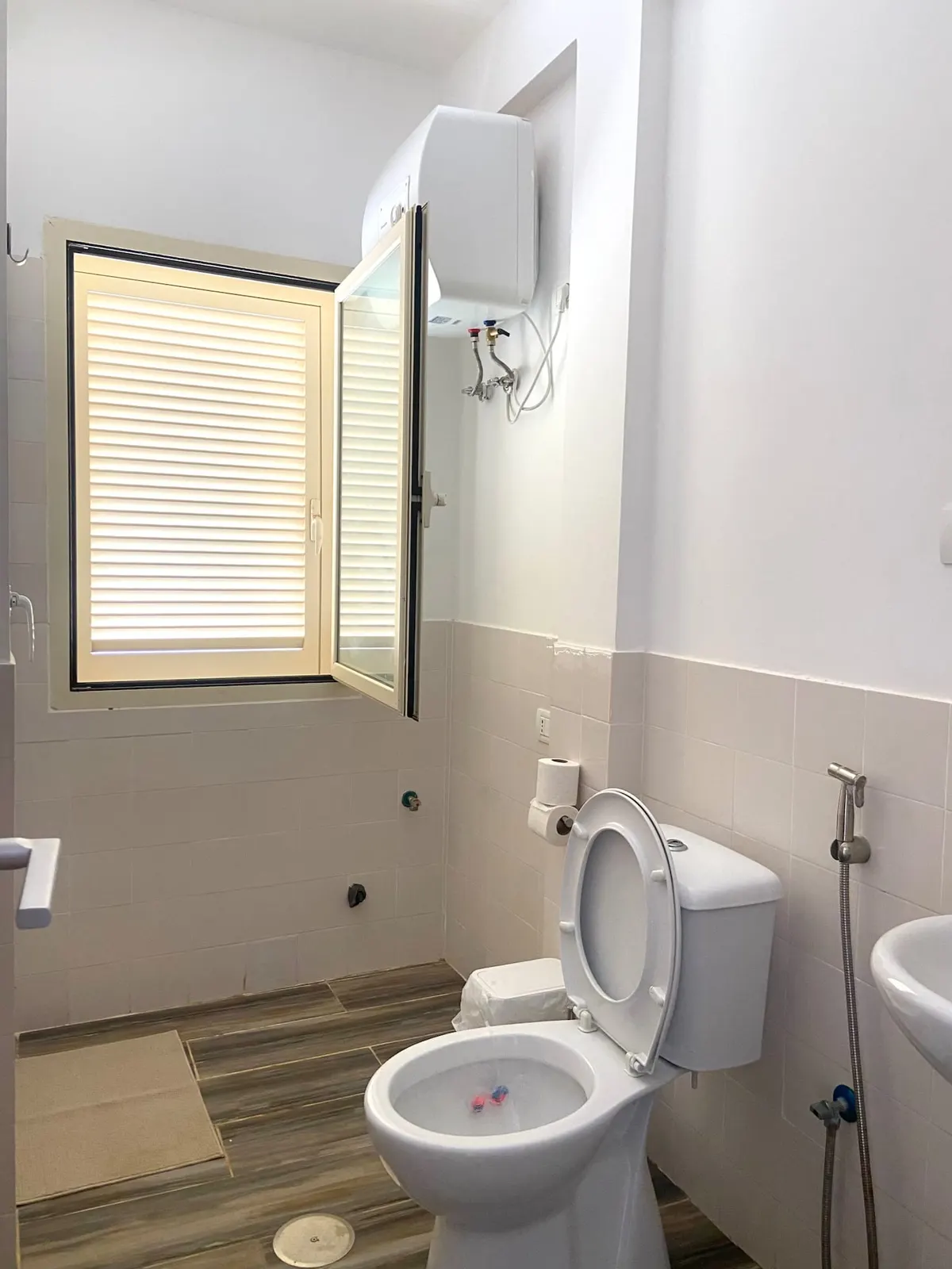 MaRiRa Apartments T1 – Comfort in Santa Maria — Full bathroom