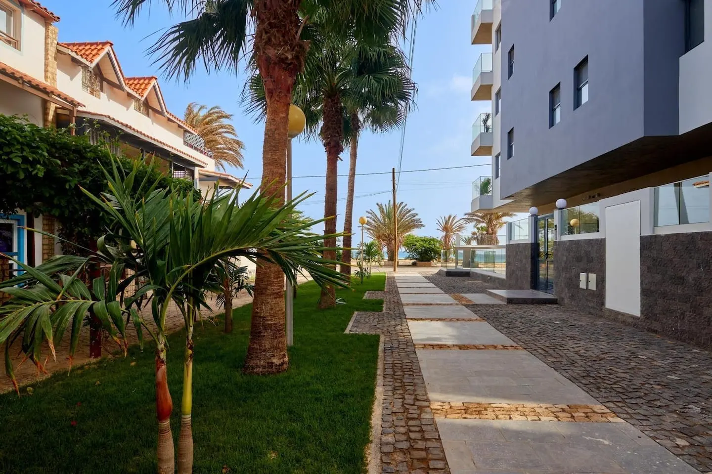 Refugio Sal — Exterior