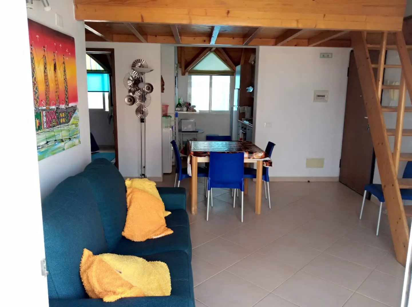 Lovely and central 2-bedroom apartment — Additional photos