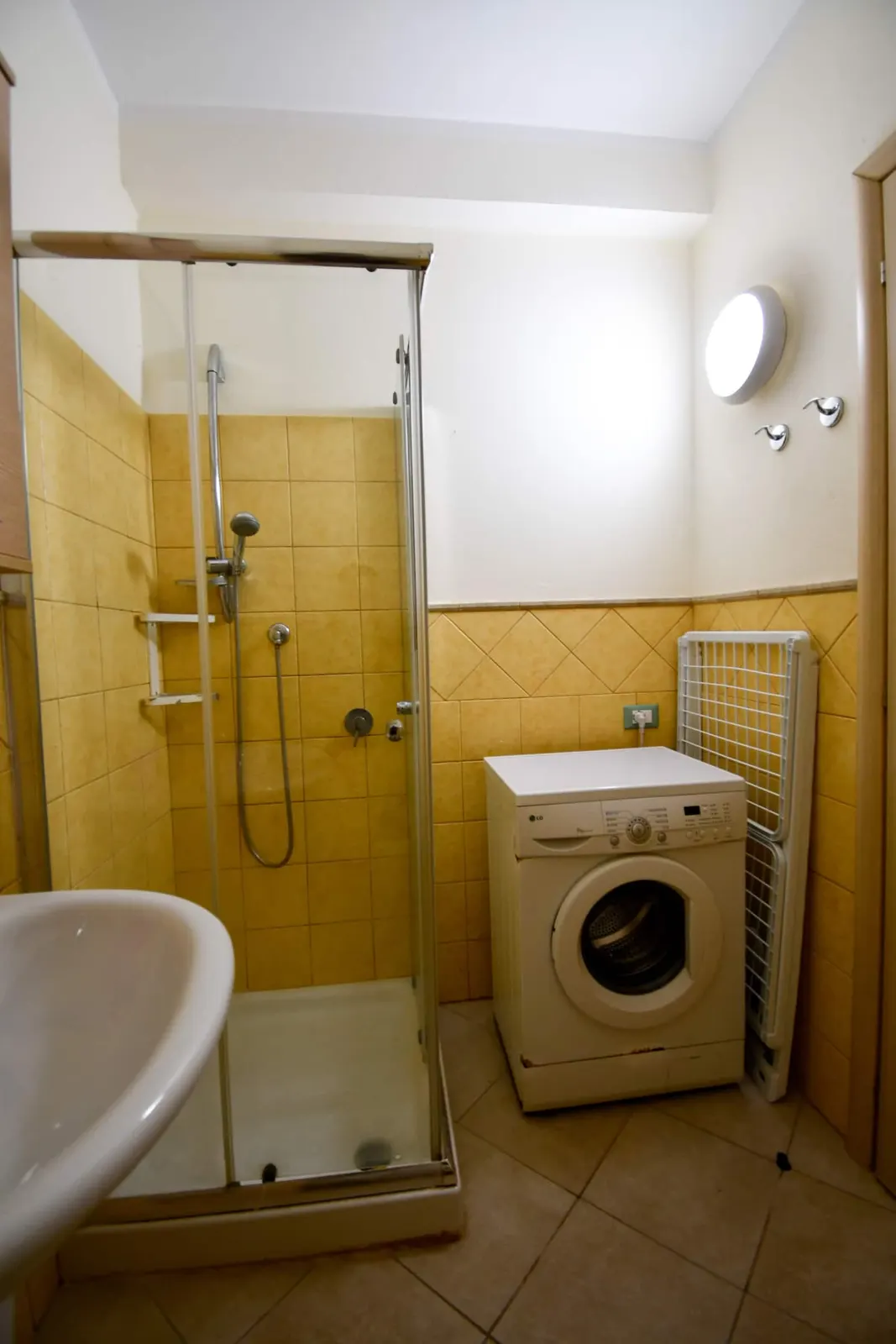 Cozy, sunny and central coconut apartment — Full bathroom