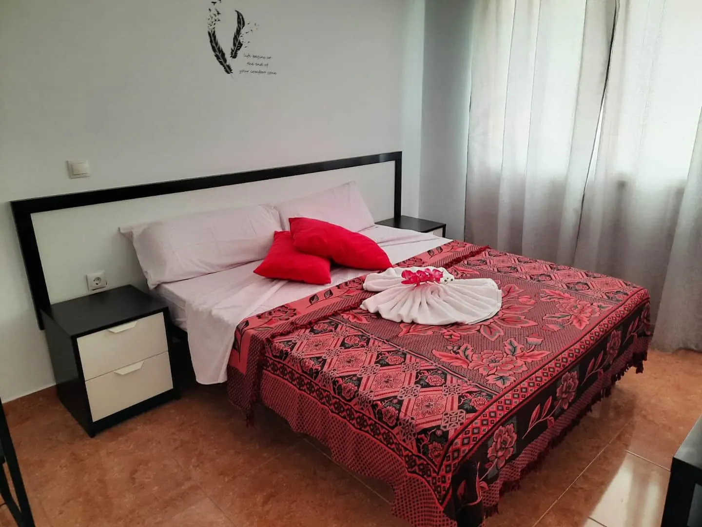 Franmay 4: Two-Bedroom Apartment with Terrace — Bedroom 2
