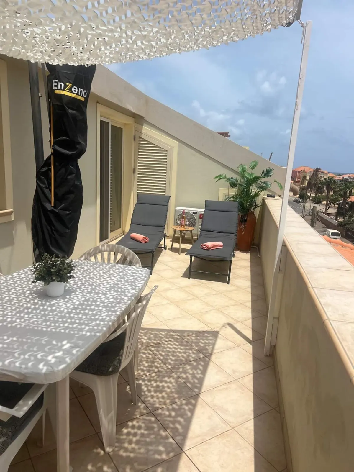 Casa Oasis | Beach & Town Sea View Penthouse — Exterior