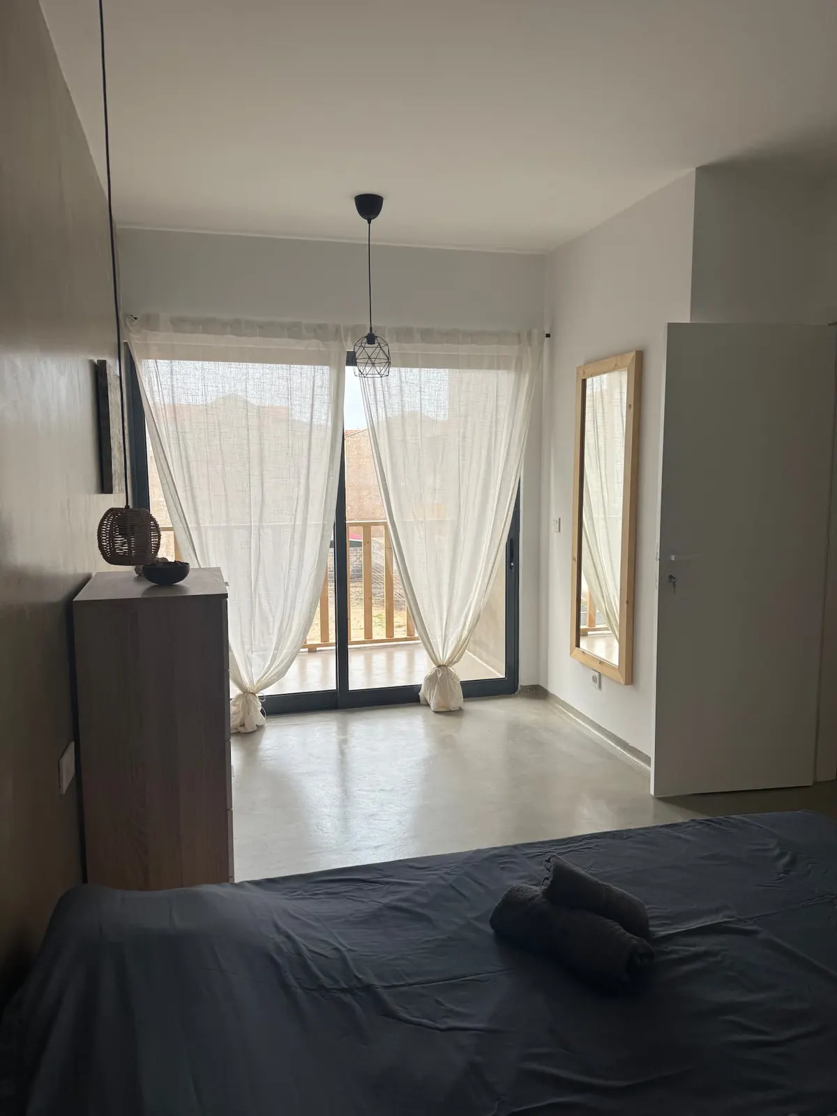 Modern Apartment with Terrace, fast wifi &elevator — Bedroom