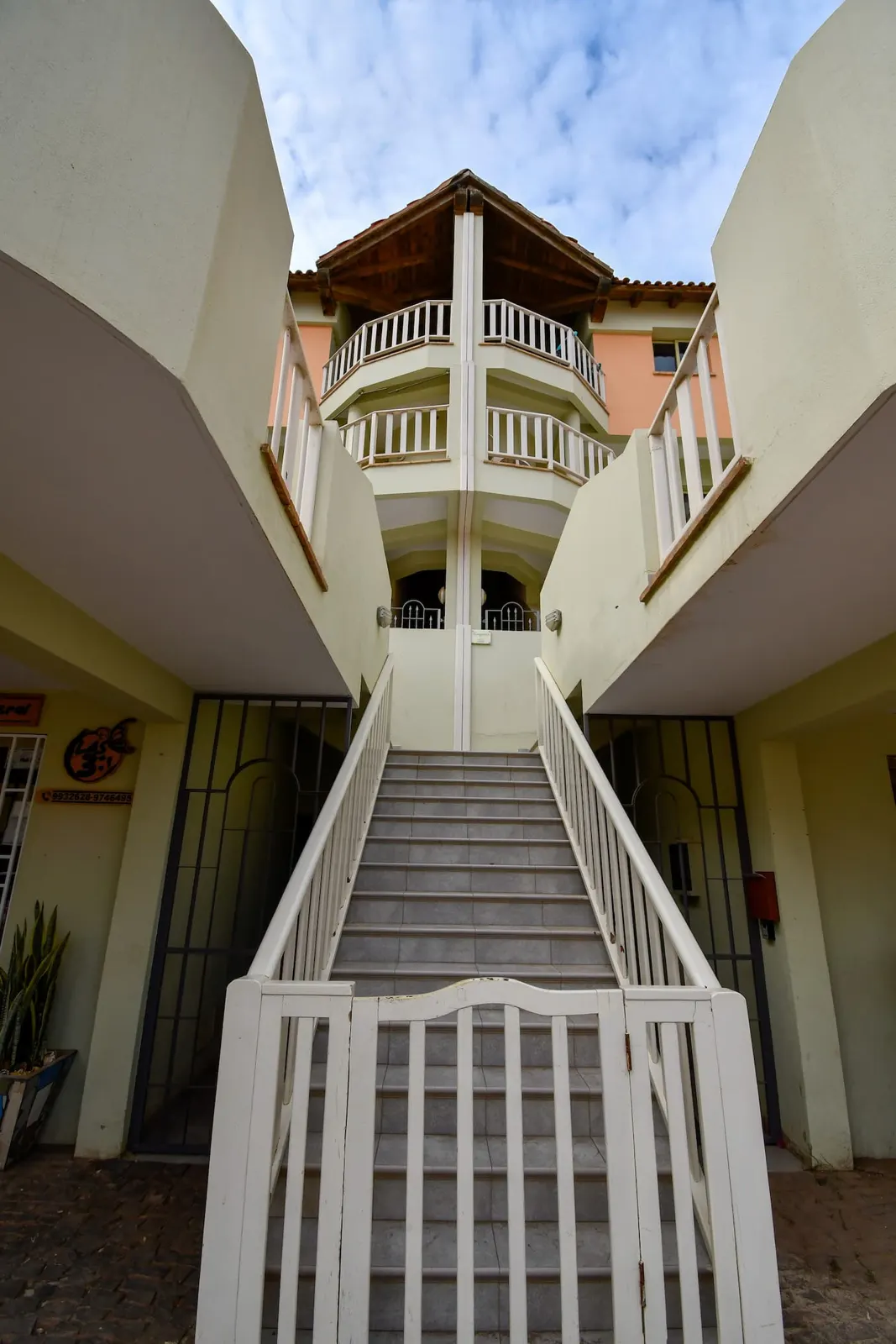 Cozy, sunny and central coconut apartment — Exterior