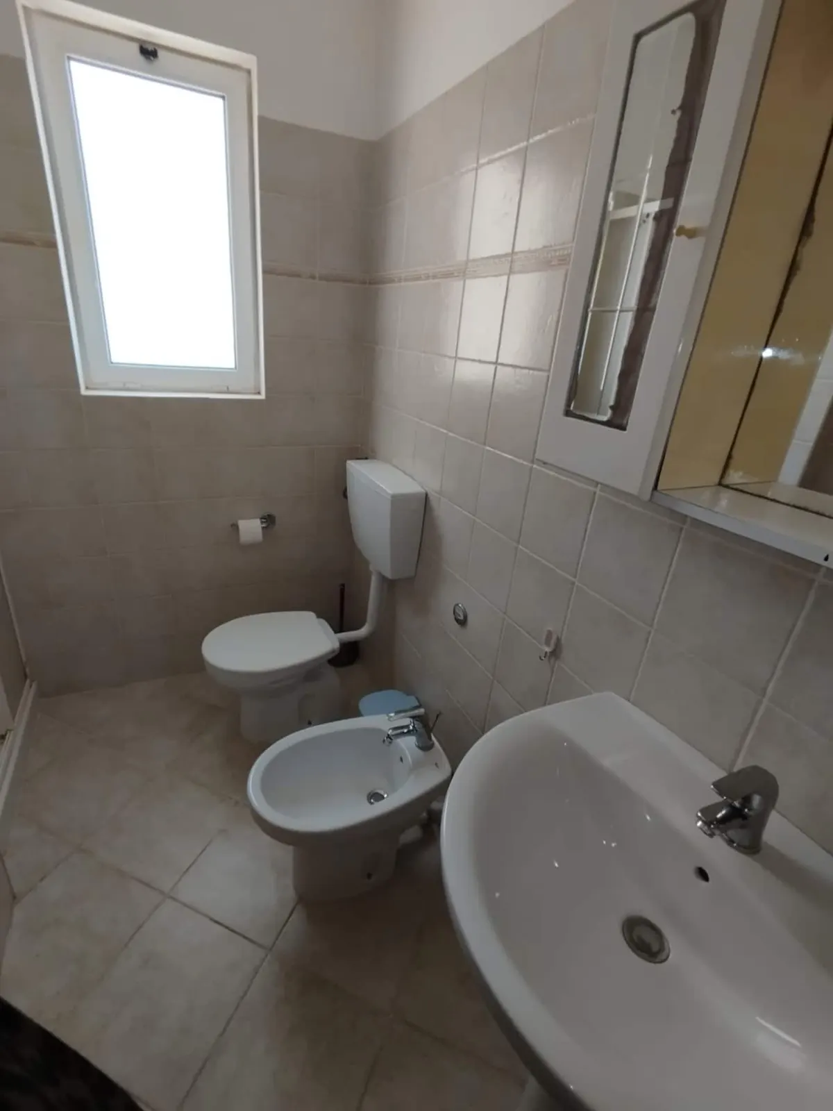 Holiday Properties Sea View Apartment — Full bathroom
