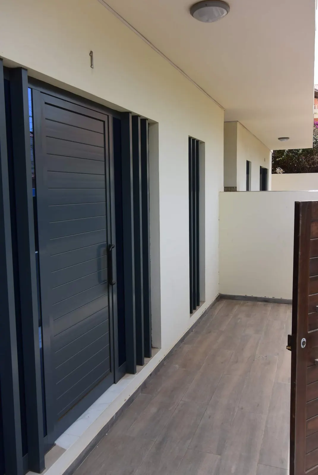 Casa Brothers no. 1 — Exterior